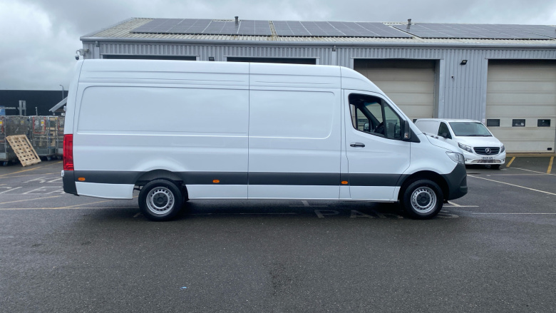 Mercedes-Benz Sprinter 315Cdi L3 Diesel Rwd 3.5t H2 Pro Van 9G-Tronic